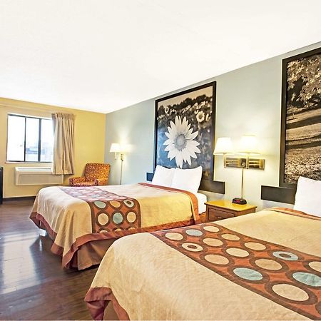 Super 8 By Wyndham Baltimore/Essex Area Esterno foto