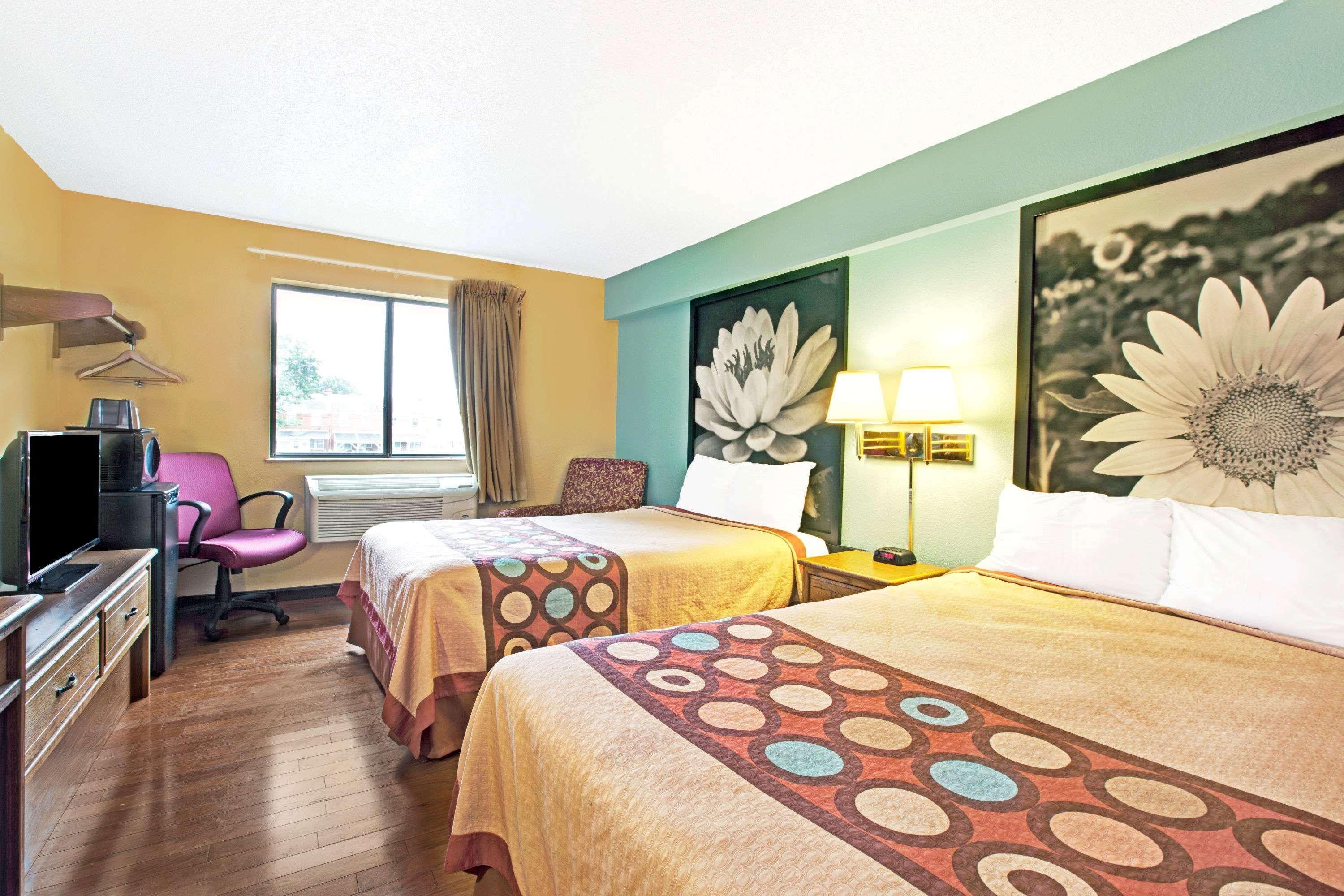 Super 8 By Wyndham Baltimore/Essex Area Esterno foto