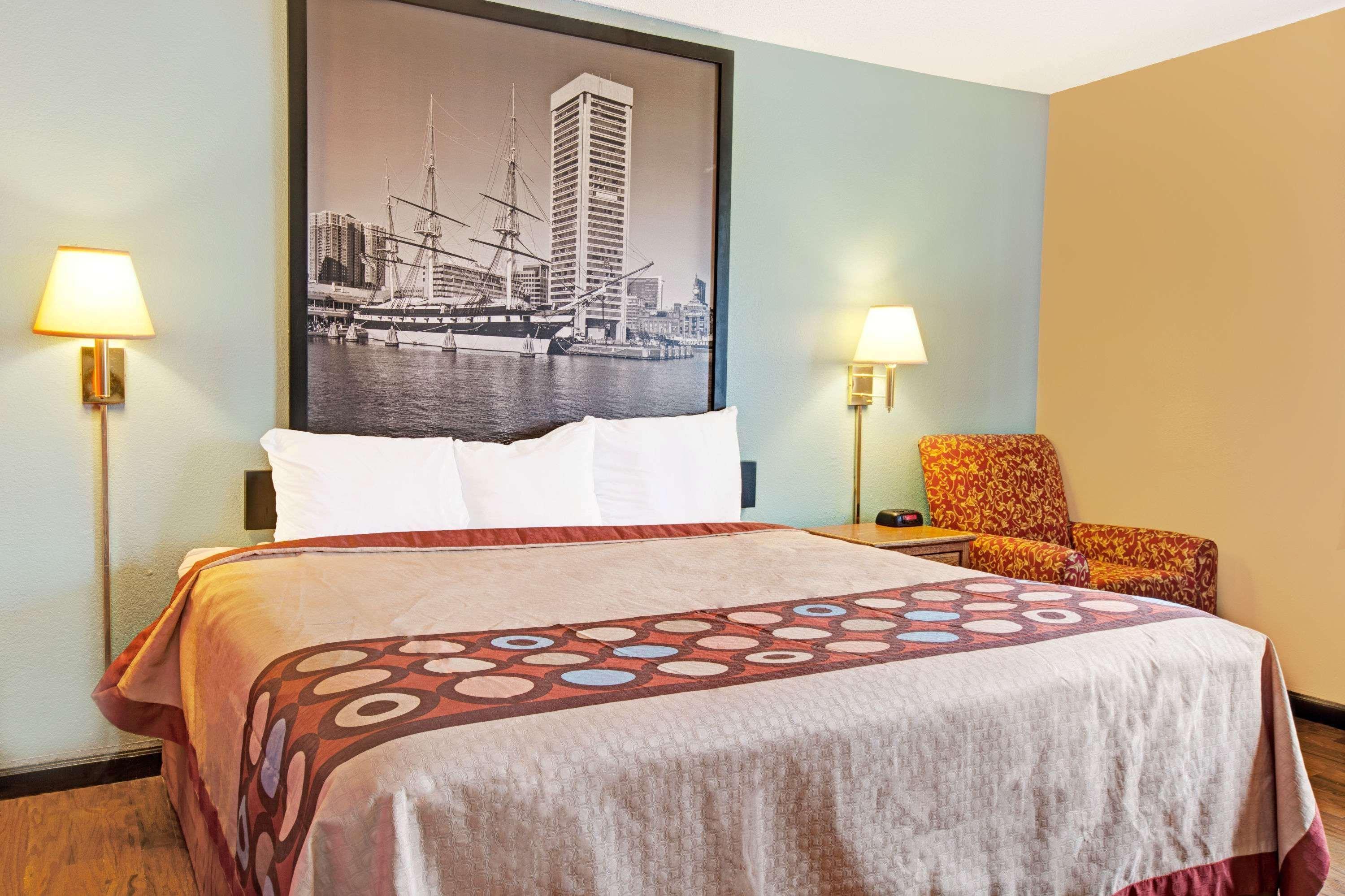 Super 8 By Wyndham Baltimore/Essex Area Esterno foto