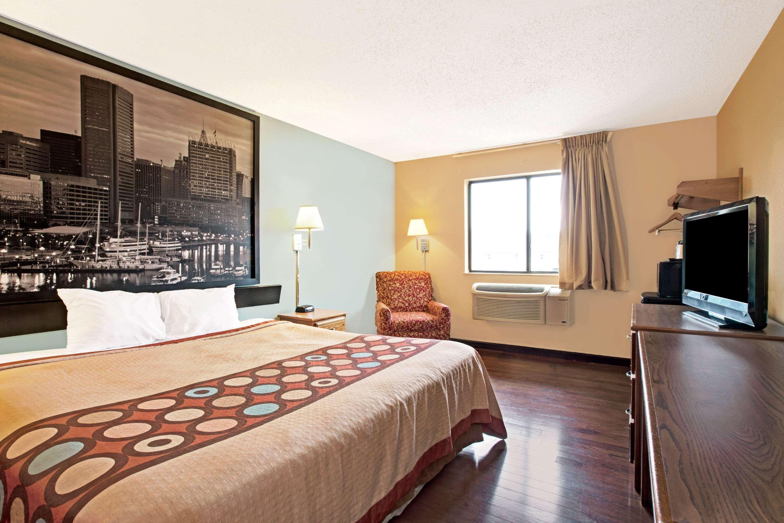 Super 8 By Wyndham Baltimore/Essex Area Esterno foto