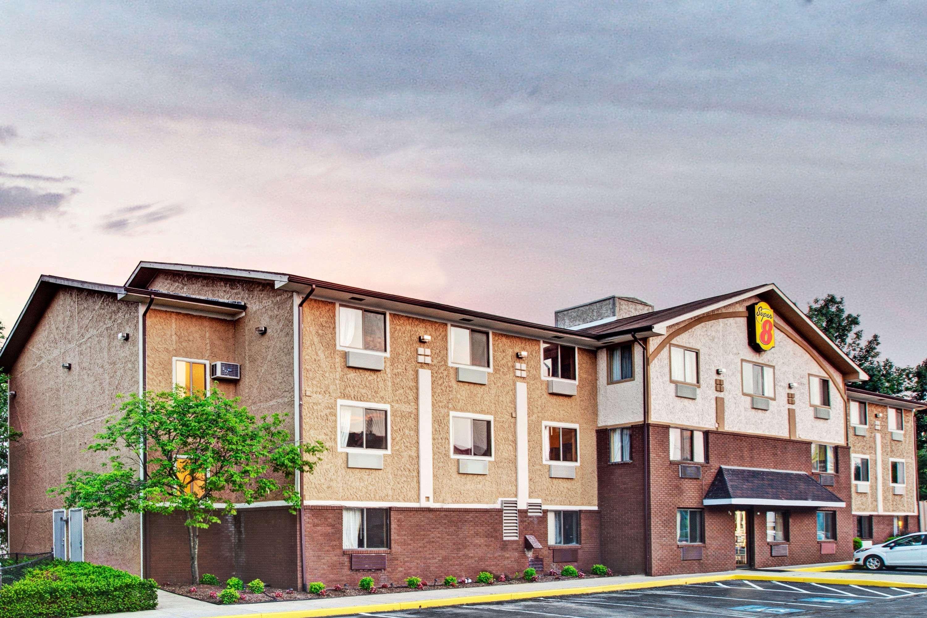 Super 8 By Wyndham Baltimore/Essex Area Esterno foto
