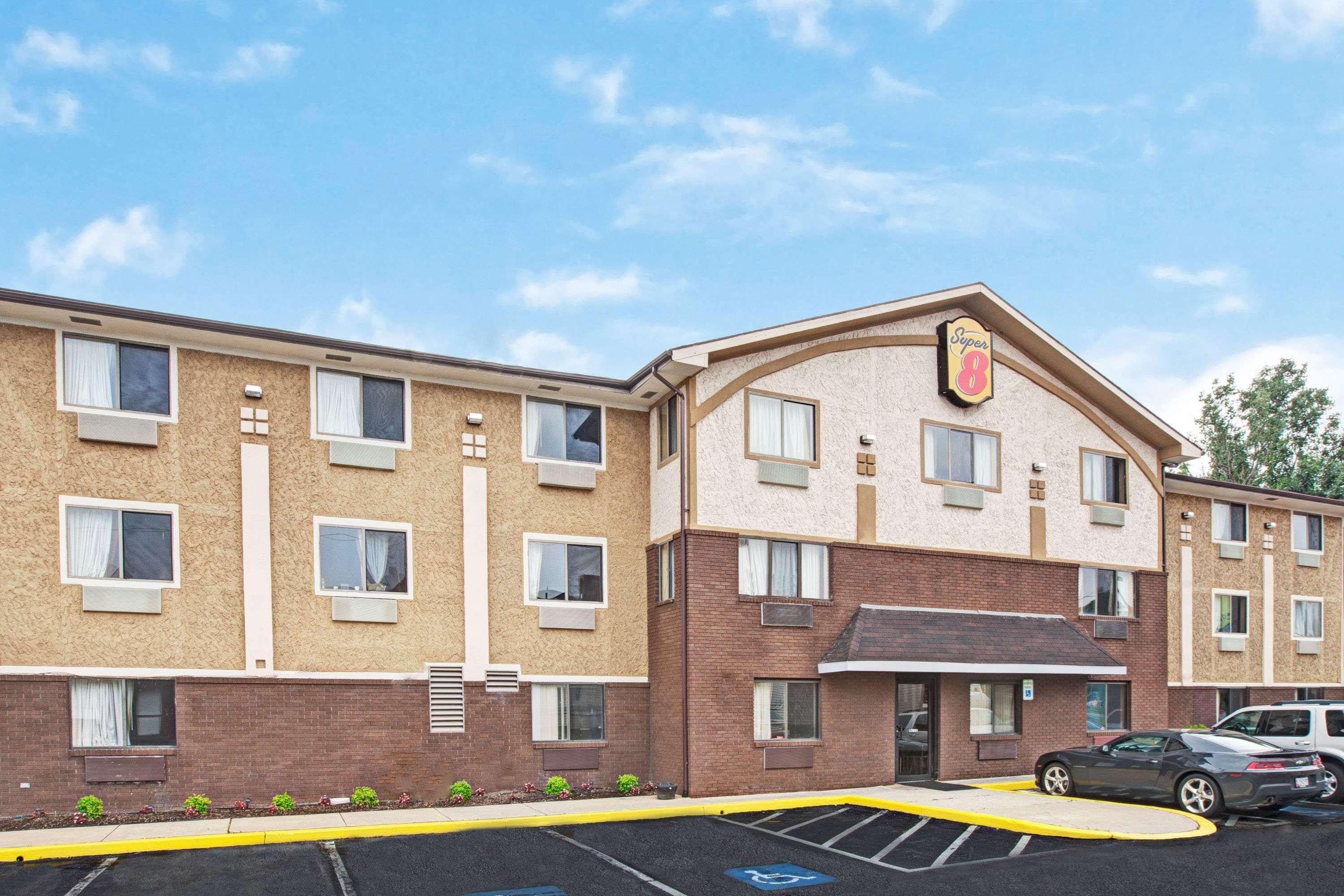 Super 8 By Wyndham Baltimore/Essex Area Esterno foto