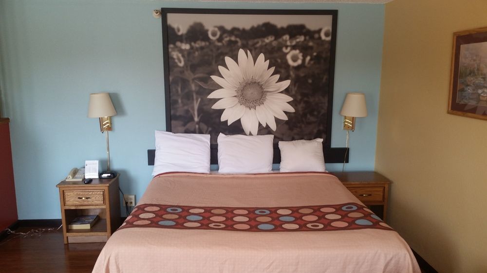 Super 8 By Wyndham Baltimore/Essex Area Esterno foto