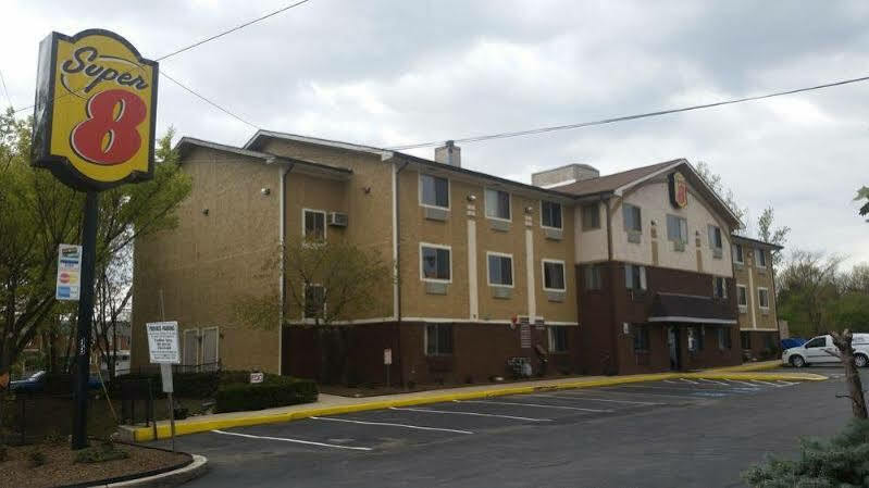 Super 8 By Wyndham Baltimore/Essex Area Esterno foto